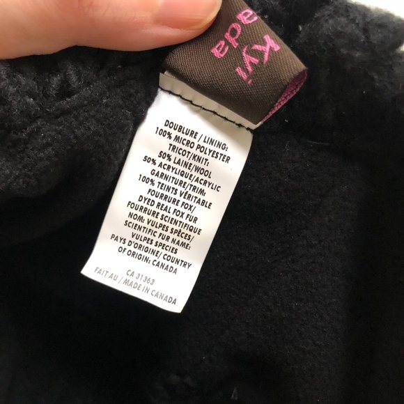 Chic Black Knit Hat with Pom-Pom - Picture 4 of 7